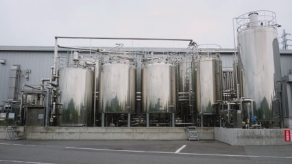 タンク遮熱塗装の施工風景