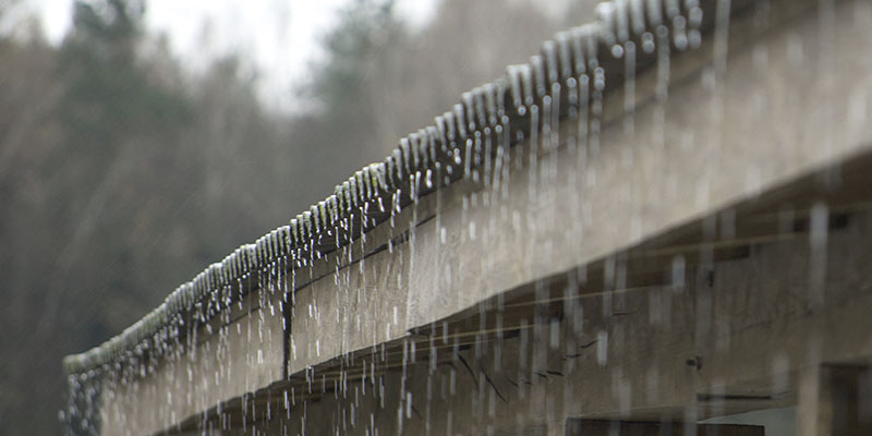 折板屋根における雨漏りの応急処置方法 アステックペイント工場営繕 改修ブログ