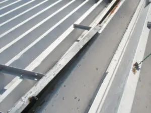 折板屋根の変形・破損ひずみ
