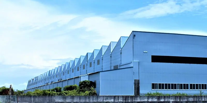 ノコギリ屋根の工場
