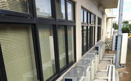 ロールスクリーン